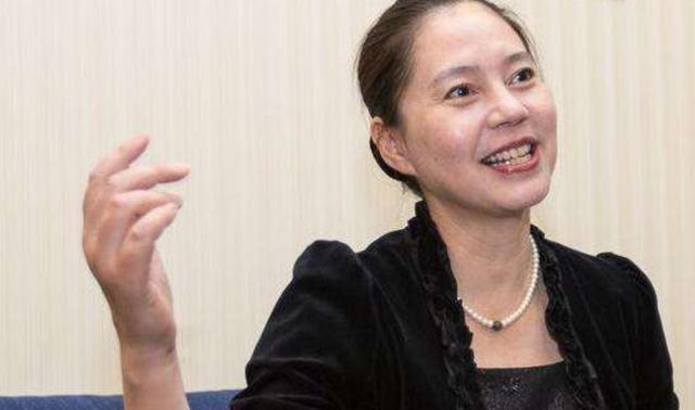 中国网球叛徒胡娜比赛期间消失叛逃美国如今却高调回国捞金