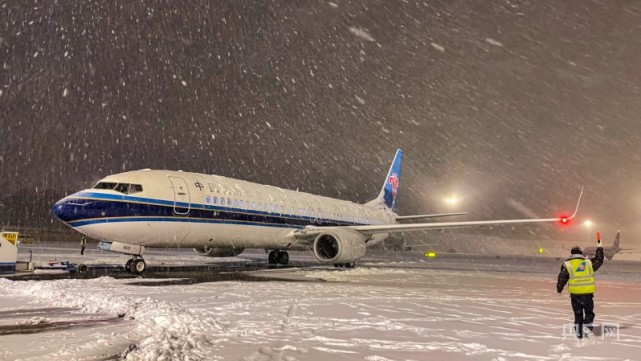 冬天乌鲁木齐机场图片