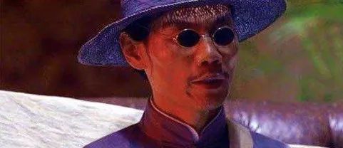 《功夫》中他饰演的杀手天残,武功高强,被斧头帮重金邀请来帮其复仇