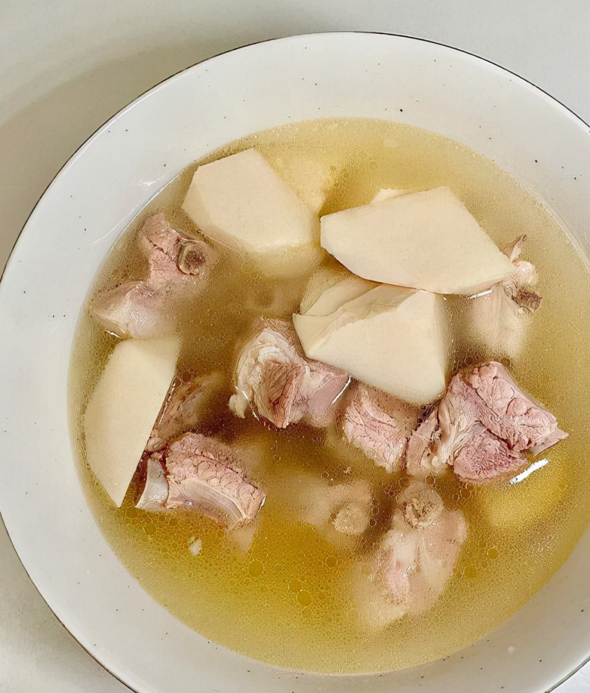 【冬笋排骨汤】