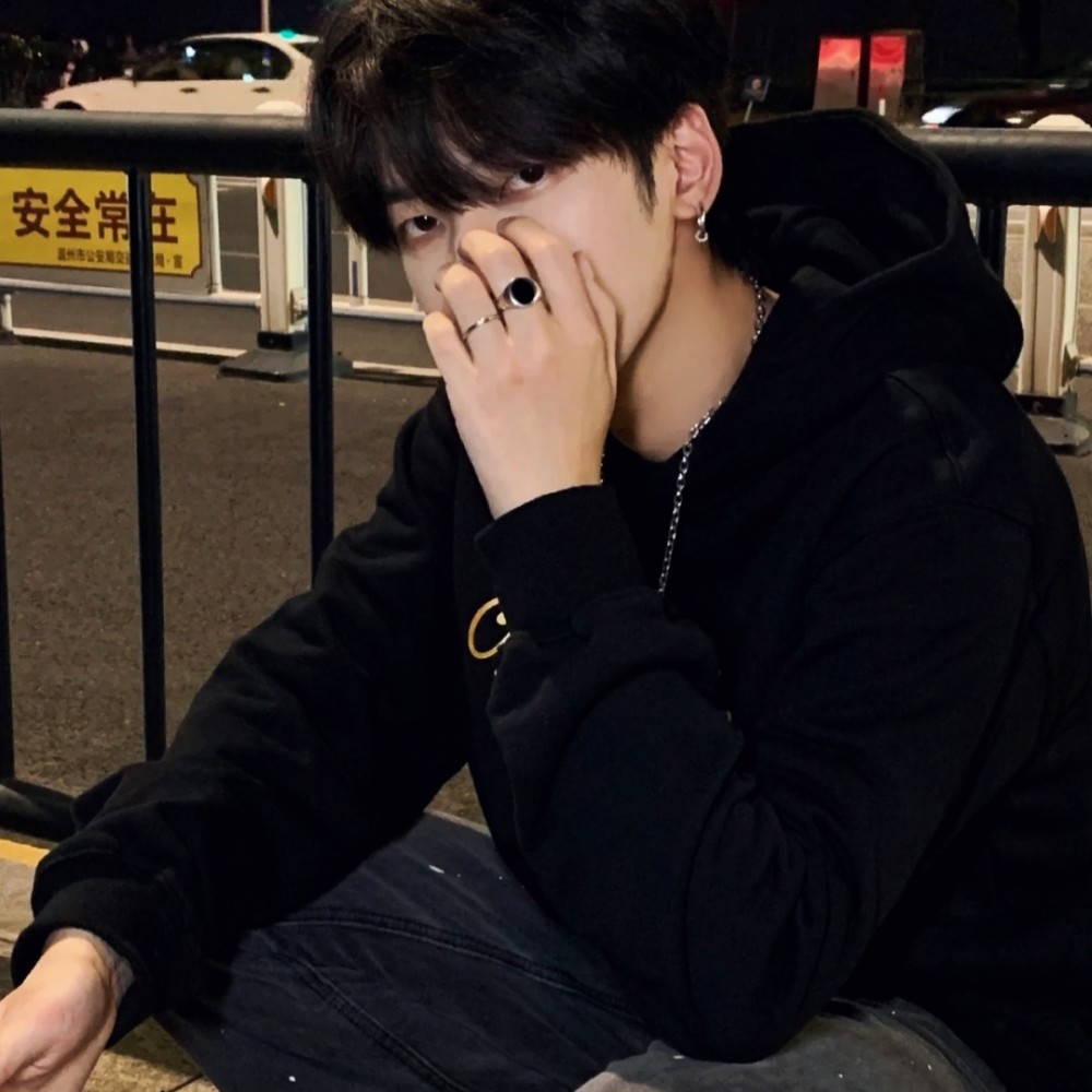 男生头像见过绿叶护花开