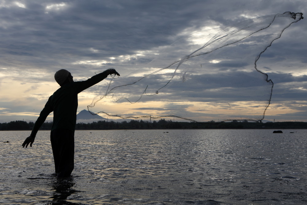 外代二线班达亚齐的渔夫