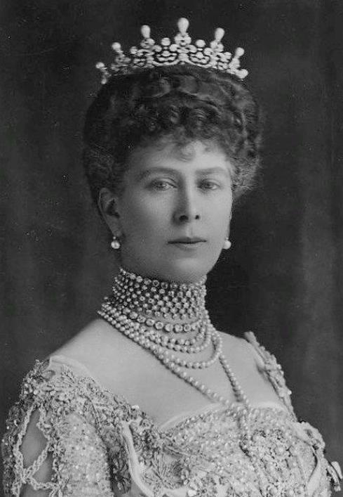 英国玛丽王后见证六代国王活到86岁联手儿媳对付赘婿菲利普