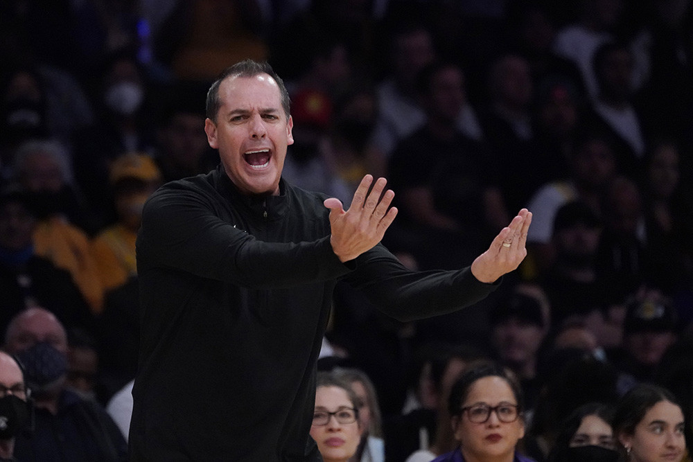 湖人 【NBA】压力大，这名主帅被传“下课”
