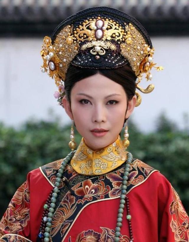 《甄嬛传》皇后为何每晚卸妆是自己摘耳环?原来古代正妻是这样的