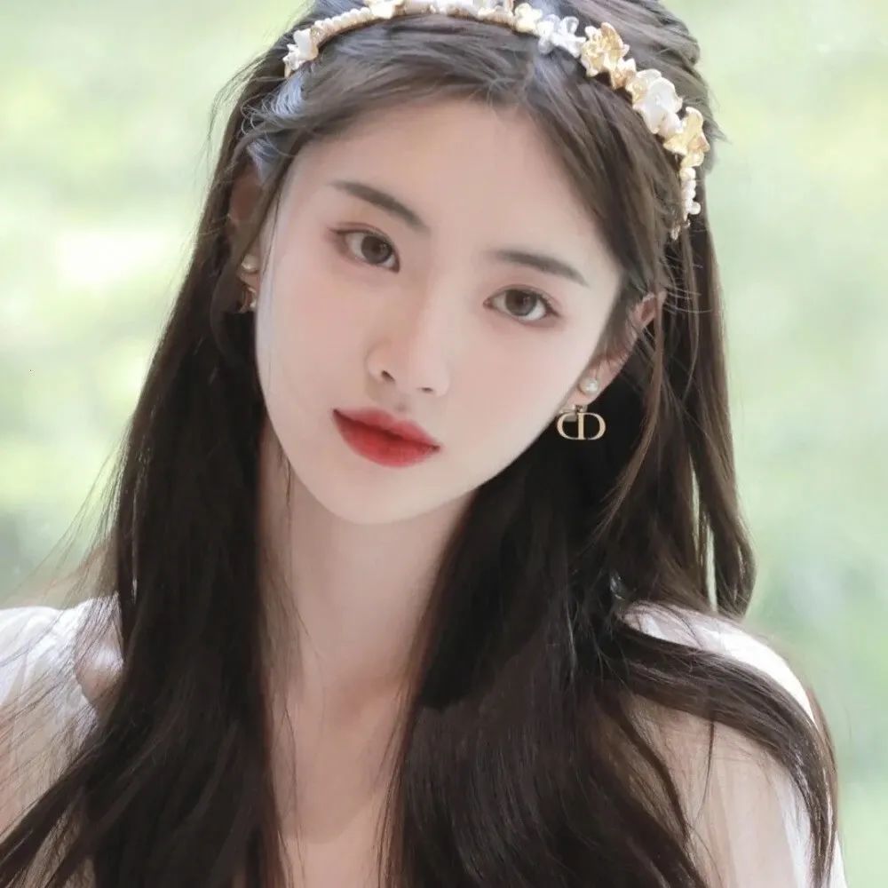 头像超显气质的女生头像