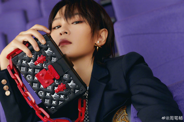 周笔畅代言大牌酷飒炫