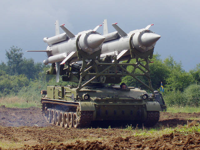苏联2k11防空导弹尺寸庞大但战斗灵活的防空武器