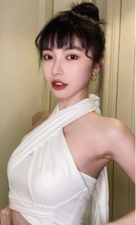 今天是抖音主播方圆在虎牙的首秀,官方故意给他搞了这个活动,让鲨鱼的