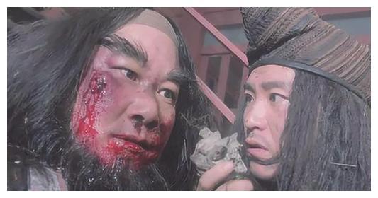 经过一场激烈的战斗周星驰还是把邪神黑罗刹击败.