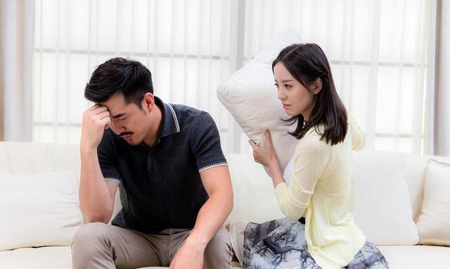 背叛婚姻的女人,喜欢将一些话挂在嘴边,来掩盖心虚,男人要注意