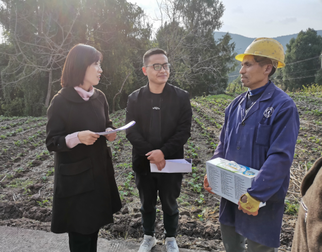 我為群眾辦實事西充縣人民檢察院黨組書記代檢察長陳婧帶頭深入罐埡鄉