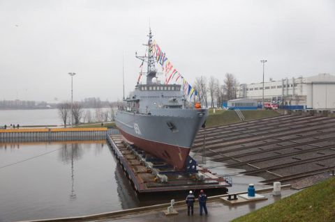 11月26日,俄罗斯"阿纳托利·什列莫夫"号12700型扫雷舰在圣彼得堡中涅