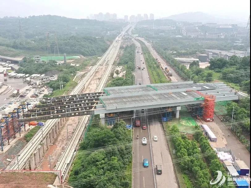 3公里 起点与重庆市一纵线相接,连二纵线 与重庆市绕城高速公路, 合璧