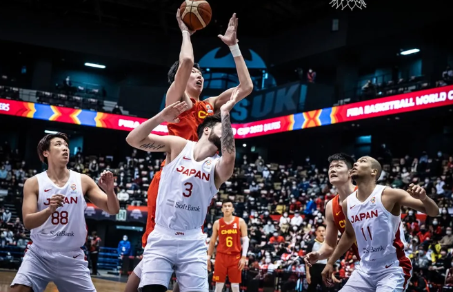周琦 20分钟轻松砍下24＋12！周琦这么打，有没有可能重返NBA？