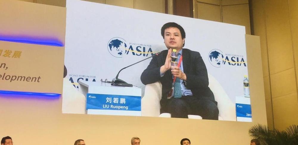 天才少年刘若鹏研制出隐身衣引起美国关注回国时百般受阻