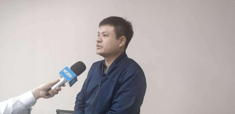 天才少年刘若鹏研制出隐身衣引起美国关注回国时百般受阻