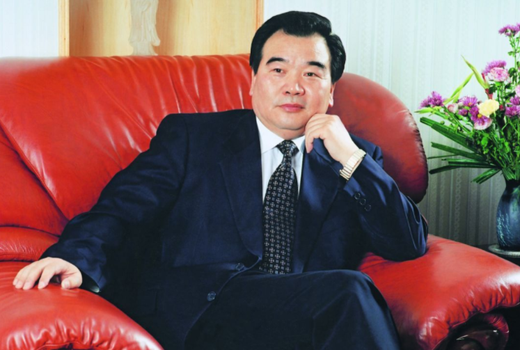 不同于张洪波创立中澳控股时的奔波劳碌,曹家富带领的华英简直就像开