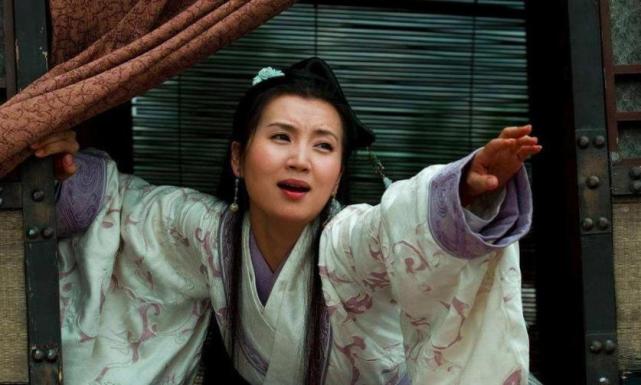 7,四方楚歌声大王意气尽,贱妾何聊生公元前202年,汉王刘邦和项羽争夺