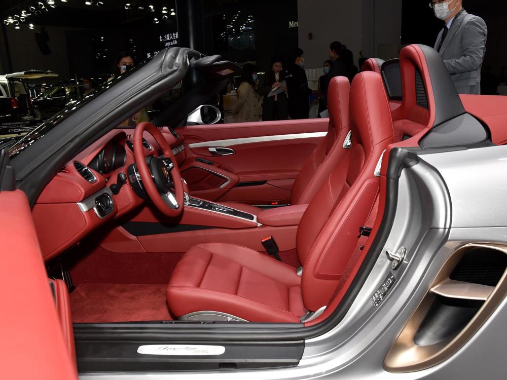 最具性价比的豪华品牌跑车,实拍保时捷718_腾讯新闻