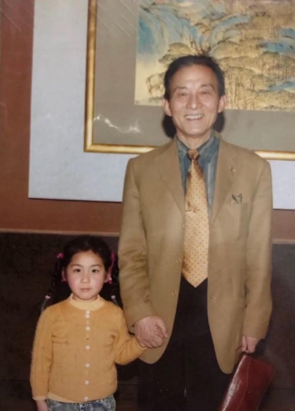 "戏骨"游本昌:52岁因济公爆红,58岁妻子患癌,73岁赔光家产