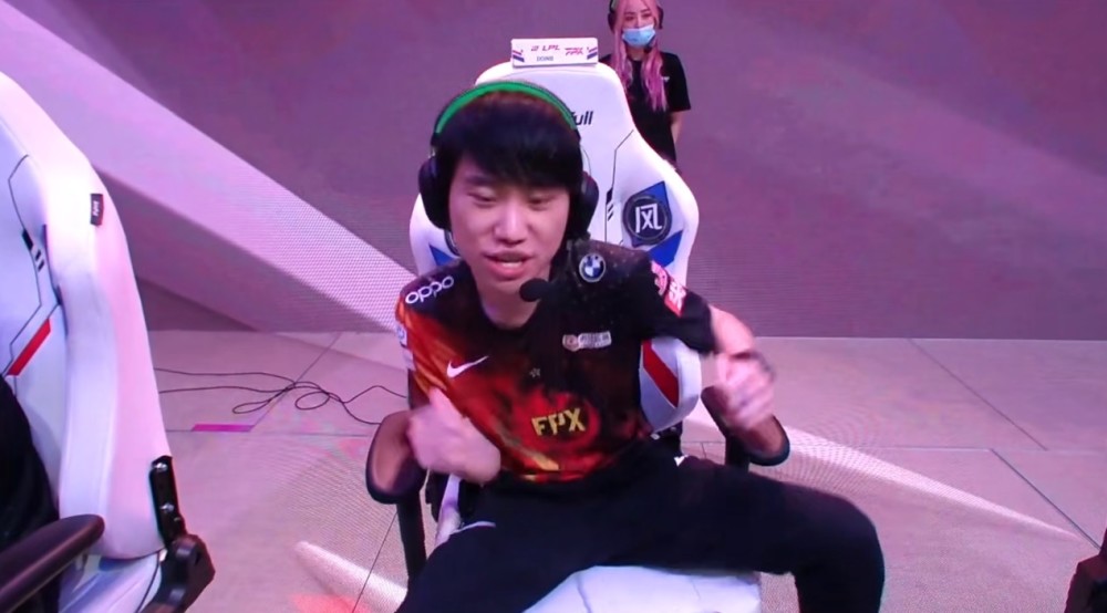 doinb在直播中率先和观众们分享的是关于the shy的