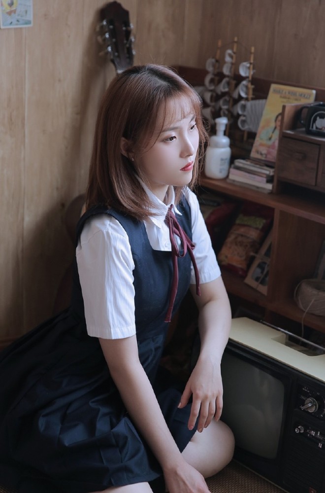 jk制服皮肤白皙侧颜无敌