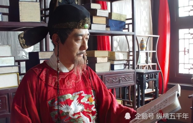 明朝最惨顾命大臣被锦衣卫打得体无完肤铁钉穿头而死