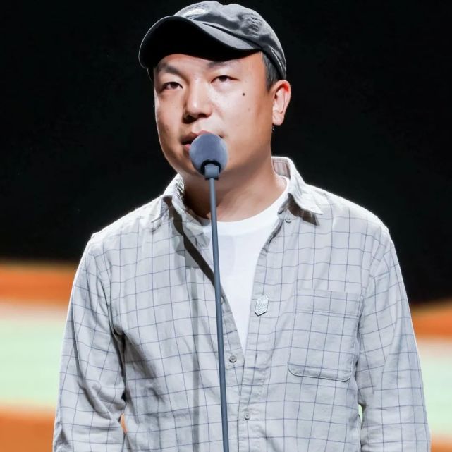 《动物园》《榴莲榴莲》:杨潇的影像墟场|榴莲榴莲|动物园|杨潇|导演