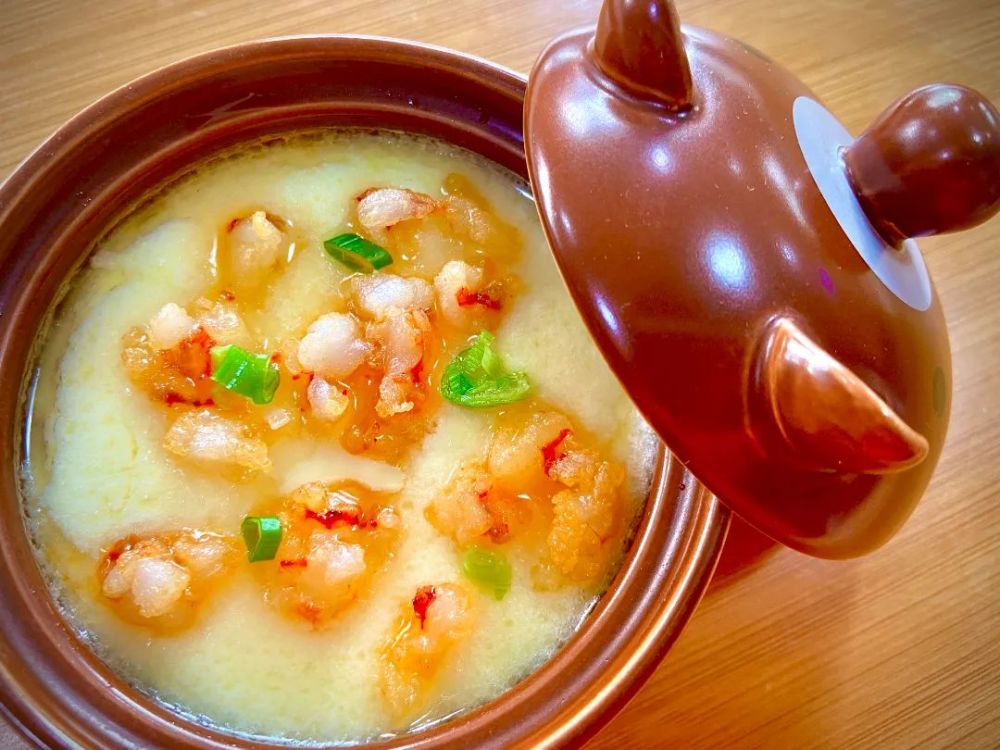 汤卞萝卜羊肉丸汤晚餐:什锦炒饭黄瓜鸡蛋汤西红柿炒鸡蛋红烧丸子(回民