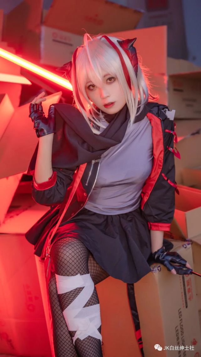 cos:明日方舟w小姐姐,报告指挥官,一切就绪