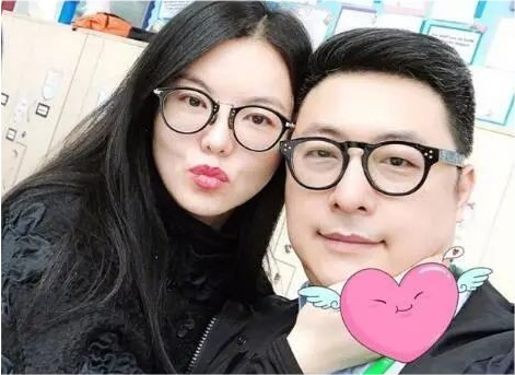 王岳伦疑似出轨ktv里搂美女一夜未出才因不检点道歉又打脸