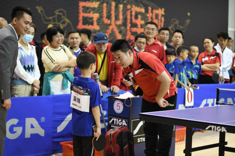 由"西北球王"刘海峰,霍光以及曾浩组成的"老当益壮"组合也纷纷现身,各