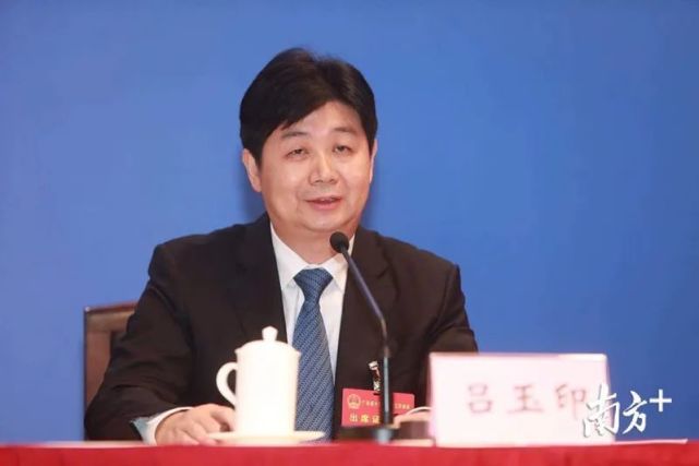 珠海市委书记吕玉印任珠海警备区党委第一书记