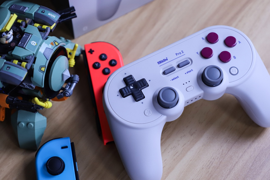 改变单一操作模式八位堂pro2游戏手柄体验