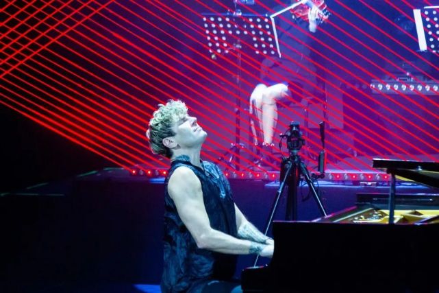 「钢琴圣手」11月27日晚,「臻选-2021马克西姆古典跨界钢琴演奏会