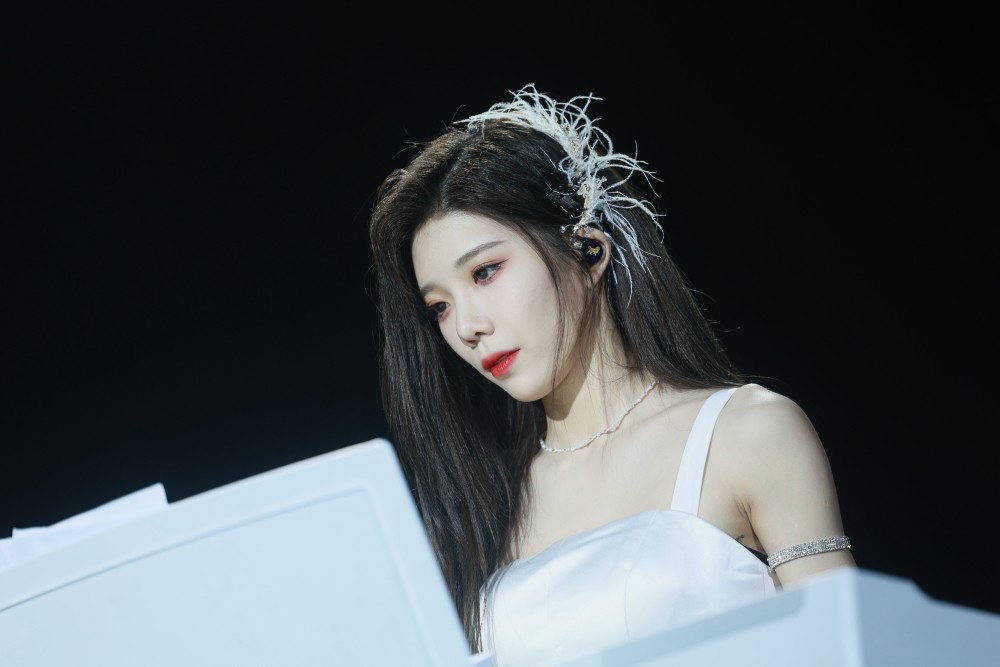 snh48沈梦瑶"1998"生日会温暖浪漫 风格多变帅气古风切换自如