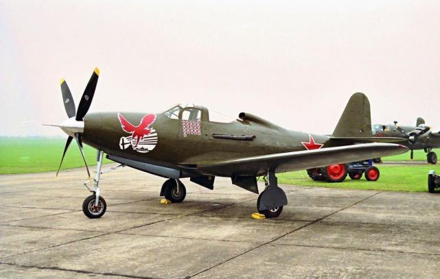 美国二战p-63"眼镜王蛇"战斗机