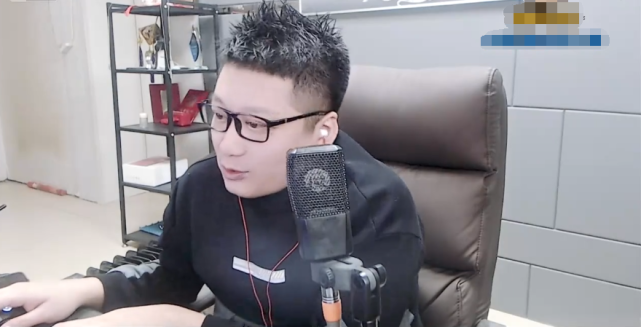 小姐姐内容无法直播!童锦程被点名后露脸开播!林杰谈最初聚会计划!