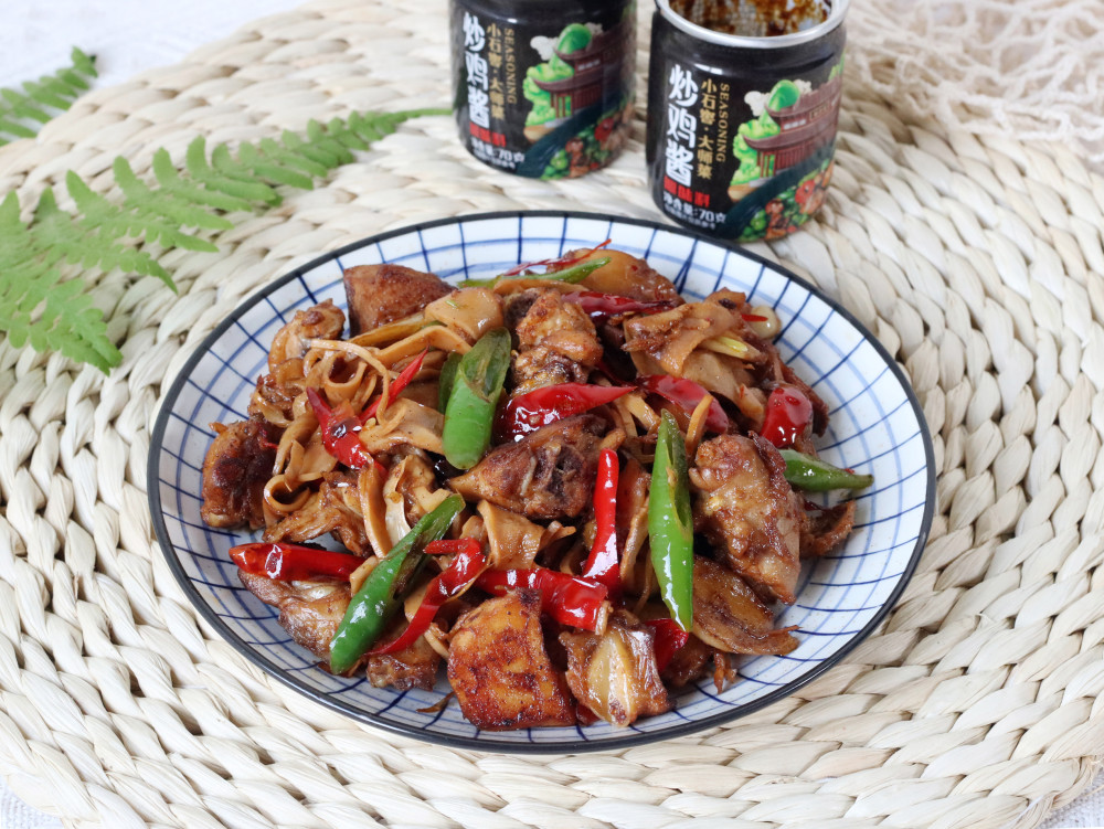 鸡肉炒笋片下饭又开胃,荤素搭配,鲜美营养