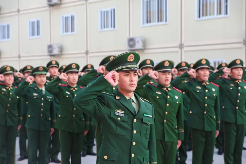武警北京总队举行新兵授衔暨宣誓仪式