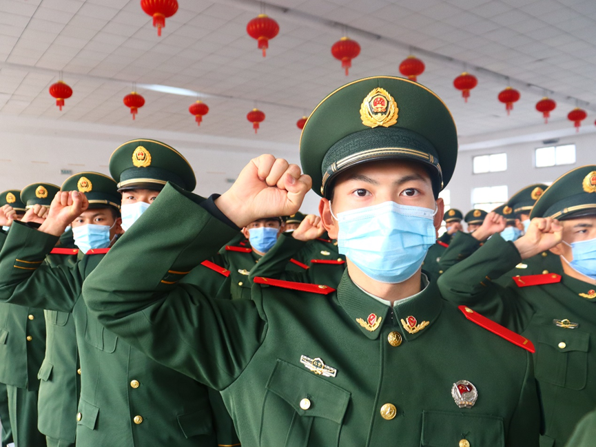 武警北京总队举行新兵授衔暨宣誓仪式