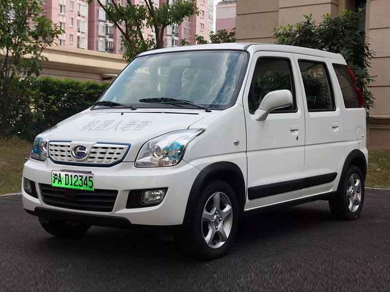 被低估的新能源汽车昌河北斗星x5eev268两厢电动轿车168升级版