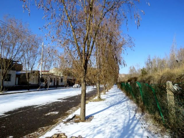 讓我陶醉的不是美麗的雪景,而是動人的你……你在我心裡堆積起的滿滿