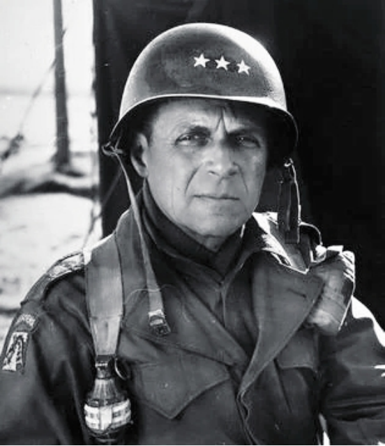 美军上将李奇微进入朝鲜,在餐厅见到两样东西,为何让他大发雷霆