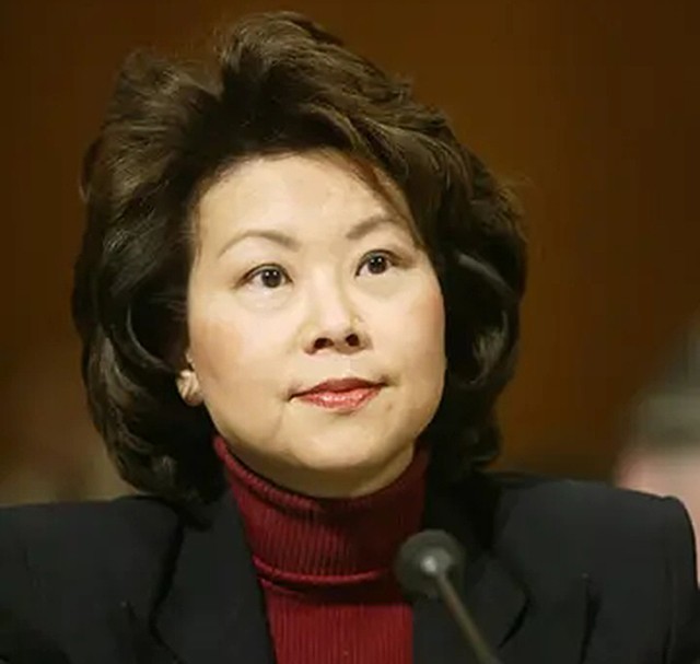 赵小兰美国心中国根38年政治生涯如何戎马美国政坛