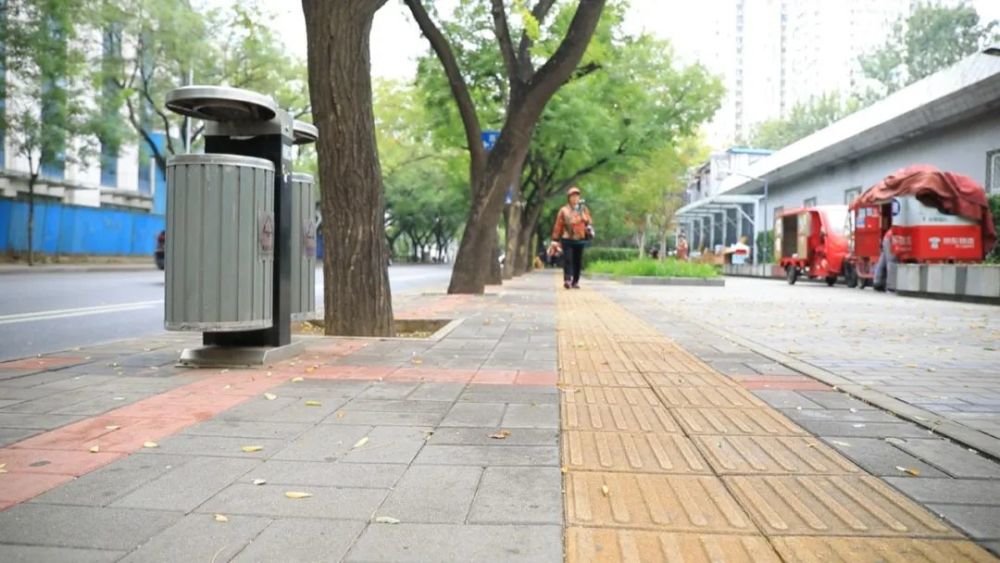 让出行无碍更有爱202条市政道路无障碍设施提升