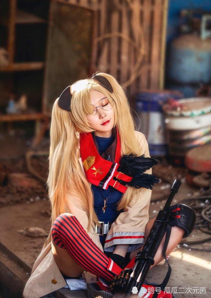 cosplay欣賞丨少女前線hk21丨英倫風槍娘來襲雙馬尾好喜歡啊