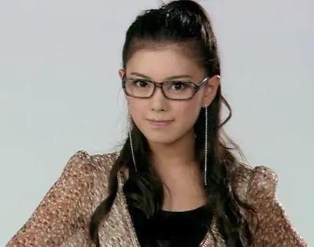 《爱情公寓5》只露个脸的"秦羽墨",大红一时出国,感情成谜_腾讯新闻