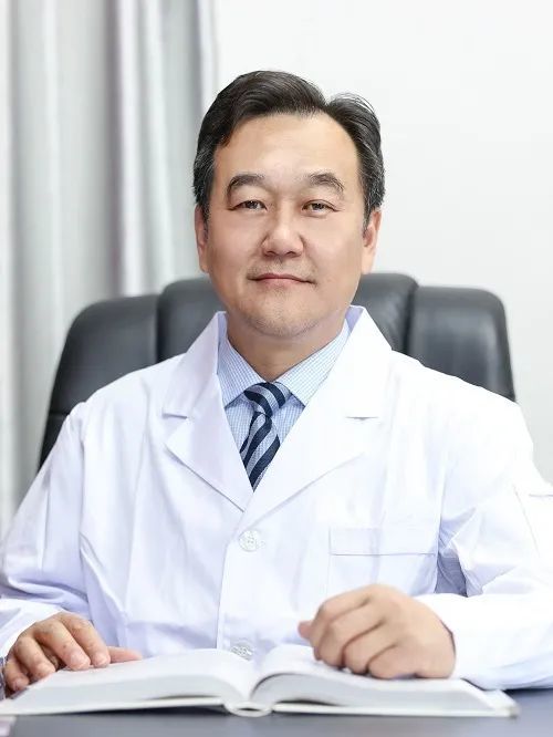 朱瑞武抚矿总医院院长工作经验:三十二年1989年参加工作的朱瑞武,已经